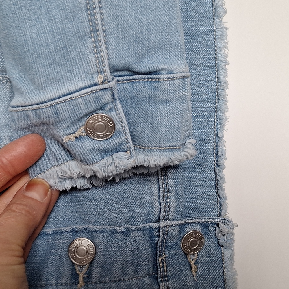 [L] Ruff edge Jean Jacket - Picture 7 of 7